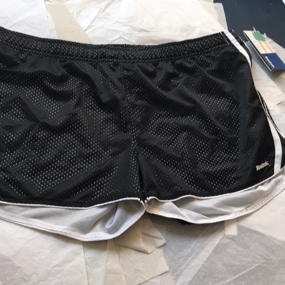 NWT Reebok Perforated Running Shorts XL Black/Wh - Picture 2 of 6
